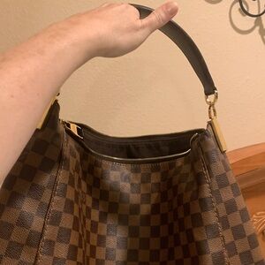 Authentic, great condition Louis Vuitton Checkered Designer hobo Shoulder purse.